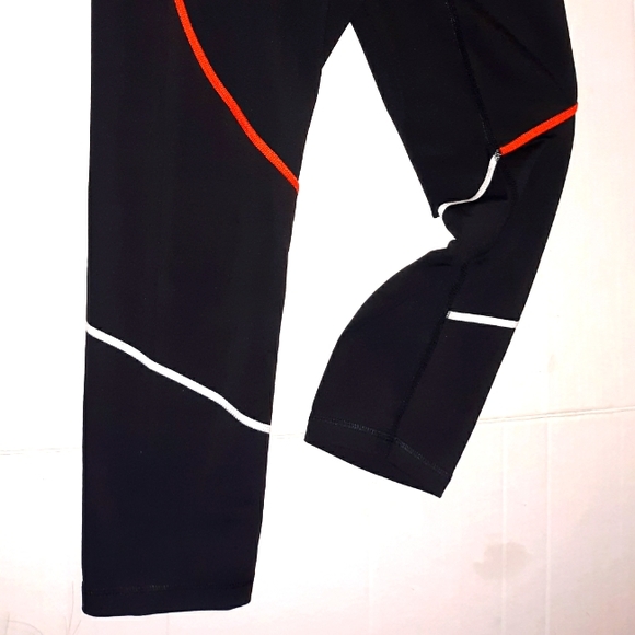 Like New~AVIA Plus Size 16-18 Ladies Athletic Compression Capri~Moisture Wicking - Picture 8 of 16
